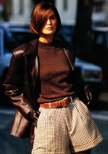 elle_fr_4_nov_1991_21.thumb.jpg.162399691dfce672e694723e4e42e9b0.jpg
