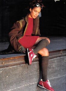 elle_fr_5_sept_1994_20.thumb.jpg.d70510110ac41c212dfaaed7dd443717.jpg