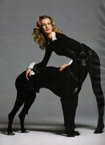 elle_fr_mar_1992_20.thumb.jpg.e36748e865dd3eefd2617a8ff7f943b6.jpg