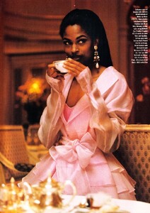 elle_uk_august_1992_21.thumb.jpg.f650639af7342cafa703c633f7fd4032.jpg