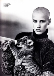 elle_uk_november_1993_7.thumb.jpg.2ef605fcd3275d6ea1fe4925f8019b76.jpg