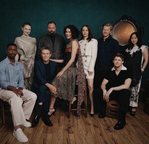emma_stone_-_kinds_of_kindness_cast_june_2024__2_.jpg