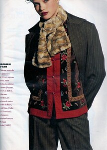 french-elle-31101994-5.thumb.jpg.da8ef33ee093f0fc4e4d3eee7da2b4de.jpg