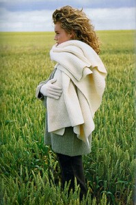 french-elle-7sept1992-14.thumb.jpg.191de8123477fd01f203102b40ce4dde.jpg