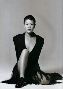 glamour-fr-nov-1993-12.thumb.jpg.27f485cceb9ddd383dce19aff2520a57.jpg