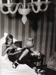 glamourfr007.thumb.jpg.b6adb66605355b4d067a3579e608873f.jpg