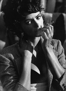 glamourfr096.thumb.jpg.0cde11c67fb945e91ade38d0a3f162d9.jpg