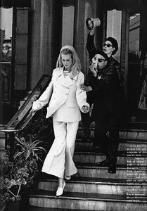 glamourfr124.thumb.jpg.2e1e02fbea1946c798de42293fc583a7.jpg