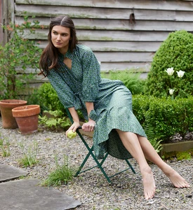 green-block-print-lily-midi-cotton-dress_720x.thumb.webp.ad4e5fdc1956c9a28f5eaa2820d1562e.webp