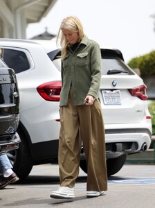 gwyneth-paltrow-out-in-santa-barbara-06-03-2024-1.jpg