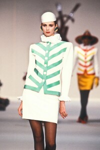 jennifersounessys88176-.thumb.jpg.e99bd345a7ad2bb311e173ae457882f2.jpg