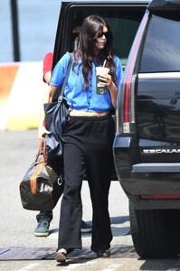 kaia-gerber-s-jet-set-style-lessons-in-effortless-travel-fashion-8.jpg