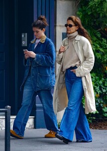 katie-holmes-and-suri-cruise-out-in-new-york-05-16-2024-0.jpg