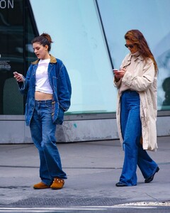 katie-holmes-and-suri-cruise-out-in-new-york-05-16-2024-2.jpg
