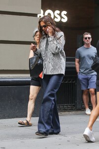 katie-holmes-leaving-an-a.p.c.-clothing-event-in-new-york-06-05-2024-2.jpg