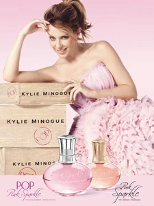 kylie-3.thumb.webp.e8300c8d8d7d5a43294a65fc0cd15bbe.webp