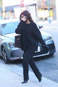 kylie-jenner-and-hailey-rhode-bieber-at-yazawa-japanese-bbq-in-beverly-hills-04-07-2024-2.jpg