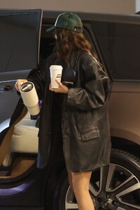 kylie-jenner-arrives-for-a-business-meeting-in-los-angeles-05-02-2024-1.jpg