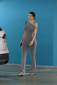 kylie-jenner-stuns-in-her-own-khy-design-for-a-chic-afternoon-meeting-05-20-2024-3.jpg