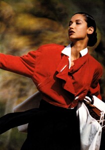 marie_claire_italia_mar_1989_3.thumb.jpg.99d689882063efb2759f8622c38251b2.jpg