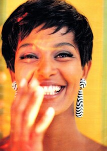 marie_claire_italia_mar_1991_12.thumb.jpg.afffb94337e28adcf0fe792b808e6b24.jpg