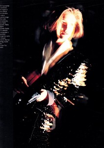 marieclaire_italia_december_1989_27.thumb.jpg.26555ec6a784abda8cebbde392ac30ec.jpg