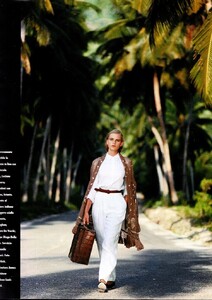 marieclaire_italia_june_1989_19.thumb.jpg.556e812c0a4b3af6c52b5d320b42c16e.jpg