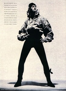 marieclaireitaly90oct05erdmann.thumb.jpg.359c3520dd6e1d3056e1b95f1a5c4866.jpg