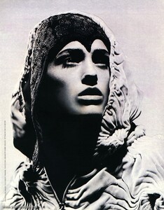 marieclaireitaly90oct07erdmann.thumb.jpg.3e071844010813b6079447577211d088.jpg