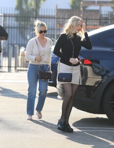 mckenna-grace-at-dwts-studio-in-hollywood-09-19-2023-3.jpg