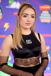 peyton-4~8.jpg