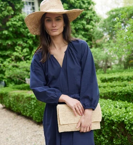 raffia-envelope-clutch_720x.thumb.webp.fc4de0309e3e811068d0c46775ca7b10.webp
