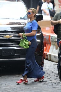 rihanna-arriving-at-a-private-apartment-in-new-york-06-06-2024-1.jpg