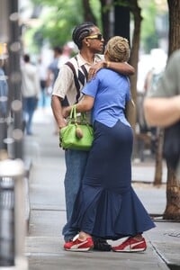 rihanna-arriving-at-a-private-apartment-in-new-york-06-06-2024-4.jpg