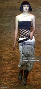 s01jpGaultier-25g-2.jpg
