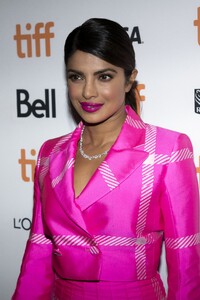 taufiqkhan_priyankaonline_283929.jpg