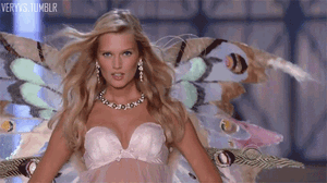 tumblr_mkh6chrAX41s465kwo1_500.thumb.gif.68253bfc6c6b91613d7a797c8e742f1f.gif