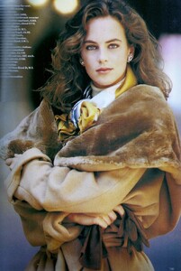 uk-vogue-1087-5.thumb.jpg.934a296b2f71336130bfdef8654091ab.jpg