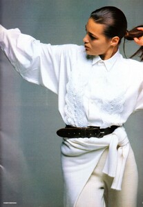 uk_vogue_dec_1986_35.thumb.jpg.671c45887c4a84883bd5010d579481c4.jpg