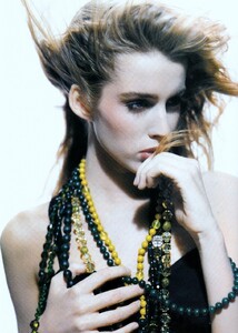 uk_vogue_june_1989_5.thumb.jpg.af19d1e3805568de2970e11f16d1f1f3.jpg