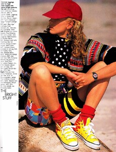 us_elle_feb_1988_39.thumb.jpg.1bed086ebee396a22efe8a202fdc9b28.jpg