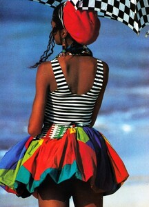 us_elle_feb_1988_43.thumb.jpg.eec7d326ac27f8ff9d9f9bde25f55302.jpg