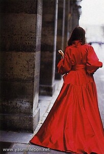 voguegermany90dec03roberterdmann.thumb.jpg.45f6ebf804020ae8754d0940a37f8a4f.jpg