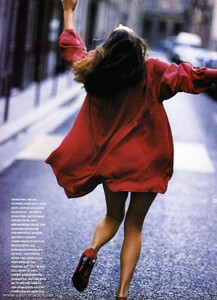 voguegermany90dec14roberterdmann.thumb.jpg.db9be6bb86a891772910d8c0253f18b3.jpg