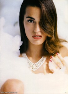 voguegermany90dec15roberterdmann.thumb.jpg.6792f03184c3f894b9bf59e14498efc8.jpg