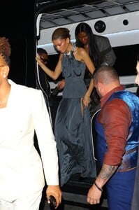 zendaya-at-loewe-s-met-gala-after-party-in-new-york-05-06-2024-4.jpg