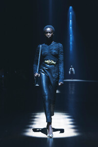 00001-khaite-spring-2024-ready-to-wear-credit-brand.thumb.jpg.0e83ee05717a790ee9c21f94f85e306d.jpg