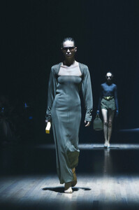 00026-khaite-spring-2024-ready-to-wear-credit-brand.thumb.jpg.22d16f2bd626dfb32df3cff0c5690394.jpg