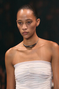 00136-isabel-marant-spring-2024-ready-to-wear-details-credit-gorunway.thumb.jpg.3e8d0e213b85992452b5bb4fdee04234.jpg