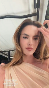 [2024.07.05] alessandraambrosio_59445BE03C0D99841932B2458BB7099F_video_dashinit.jpg